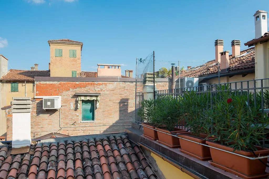 L'8 Boutique Design Apartments Bologna Italy