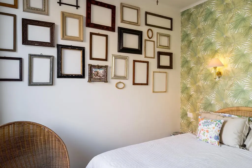 L'8 Boutique Design Apartments Bologna 0*,